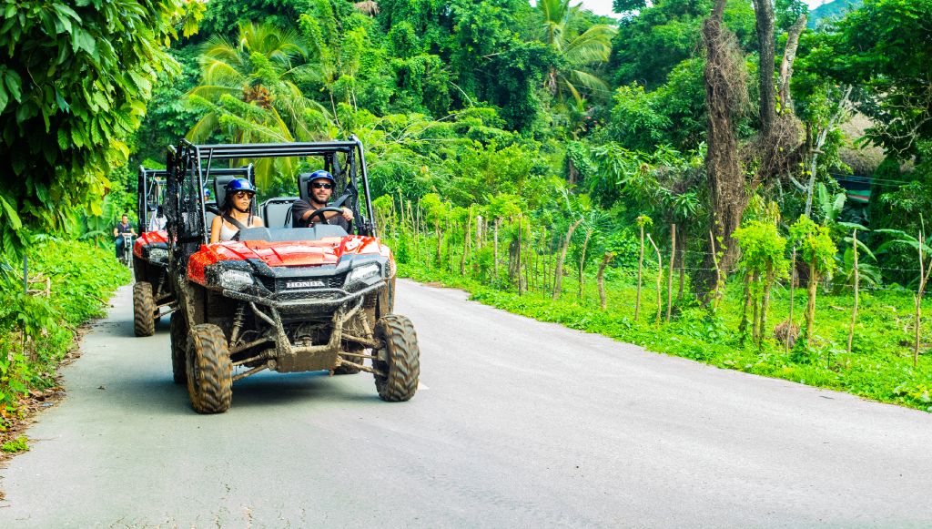 Excursion in buggy atv coffee route